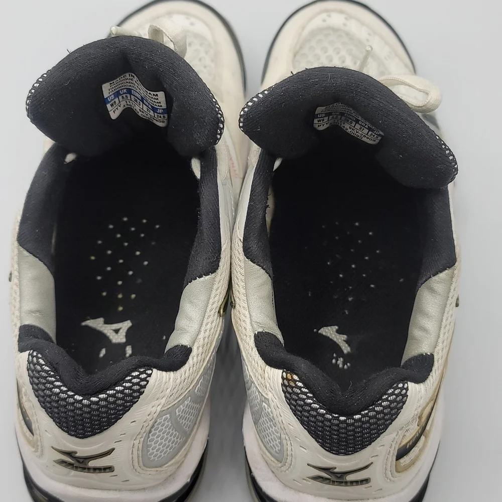 Mizuno wave tornado 7 womens size 8